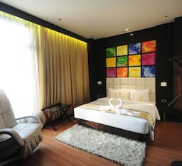 Queen Double Room